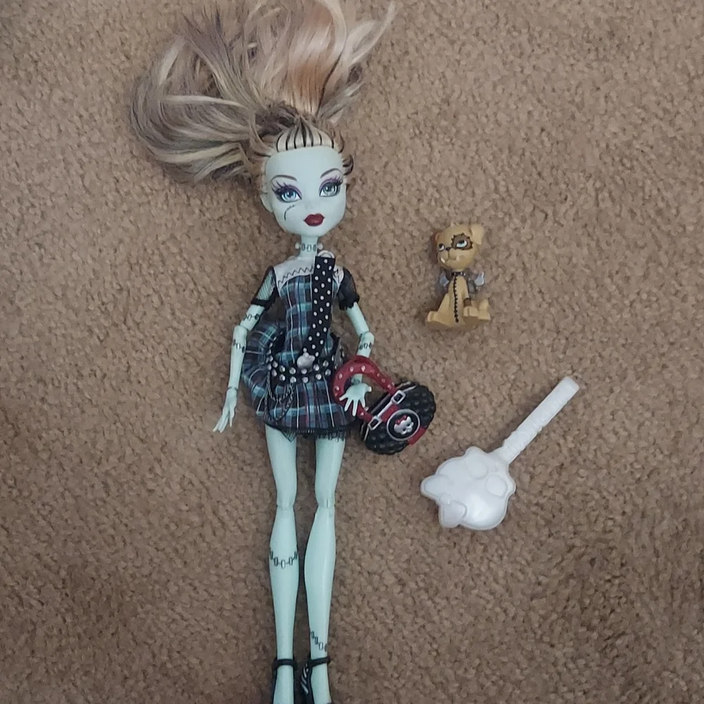 Monster High Frankie Stein doll. First wave 2009.